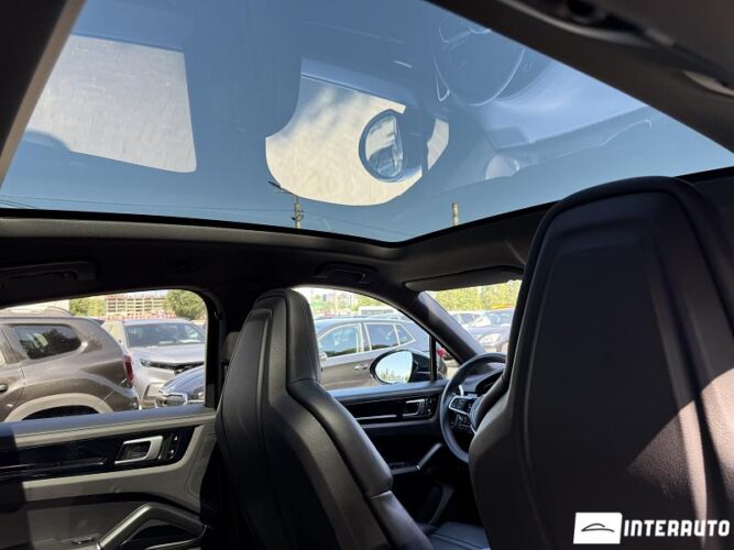 Porsche Cayenne E-Hybrid Coupe 51 interauto-car