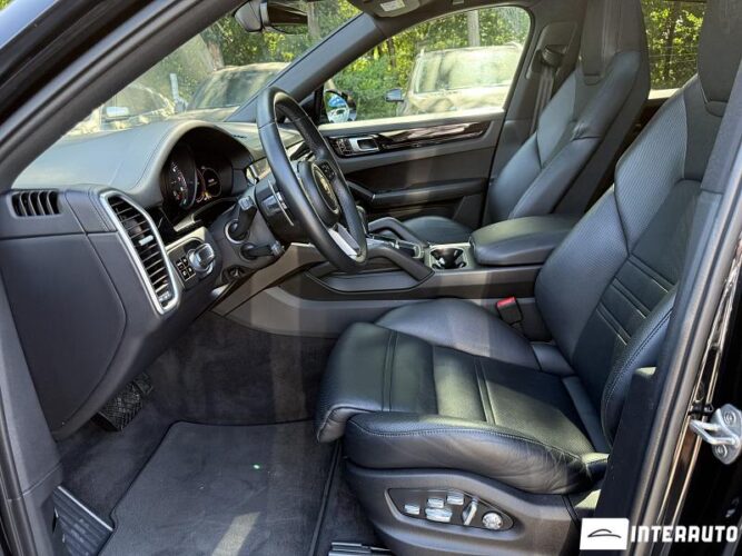 Porsche Cayenne E-Hybrid Coupe 39 interauto-car