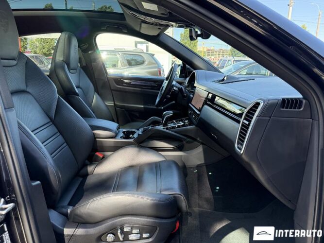 Porsche Cayenne E-Hybrid Coupe 49 interauto-car