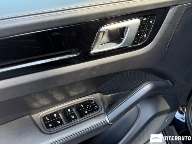 Porsche Cayenne E-Hybrid Coupe 40 interauto-car