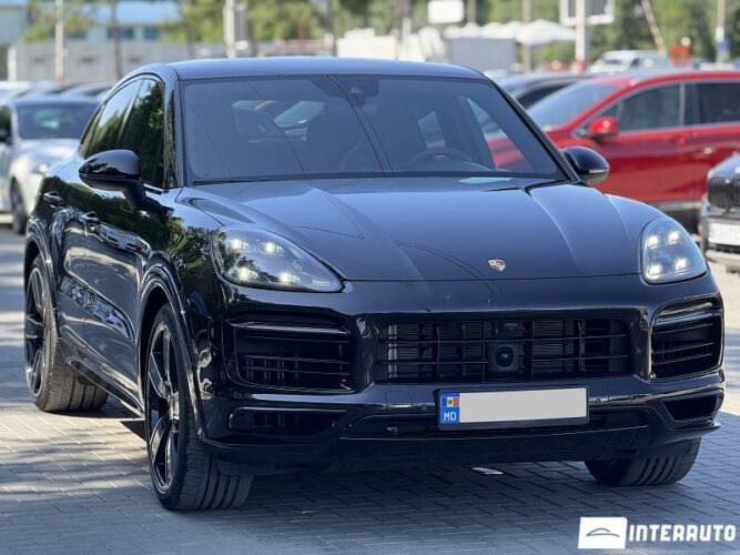 Porsche Cayenne E-Hybrid Coupe 36 interauto-car