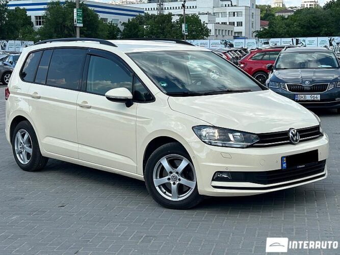 Volkswagen Touran 33 interauto-car