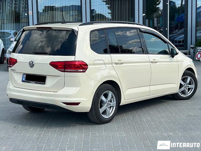 Volkswagen Touran 32 interauto-car