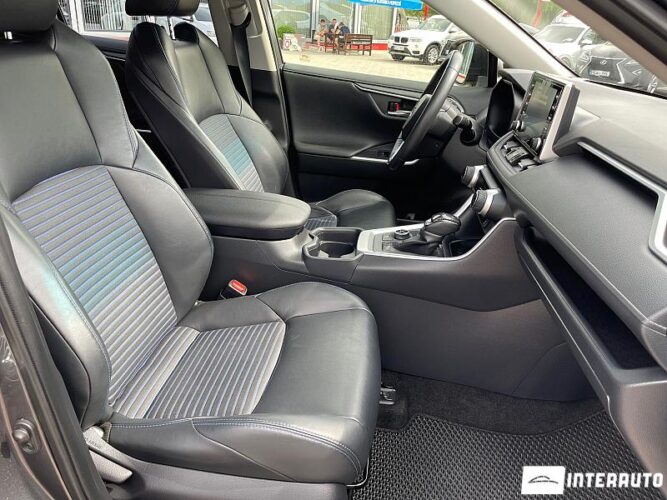 Toyota Rav-4 46 interauto-car