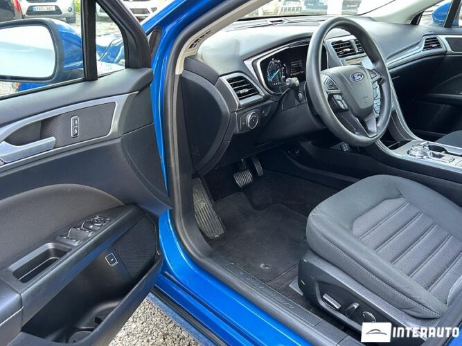 Ford Fusion 36 interauto-car