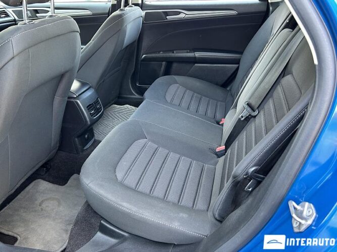 Ford Fusion 47 interauto-car