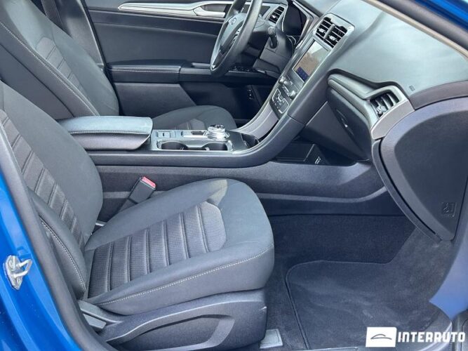 Ford Fusion 46 interauto-car