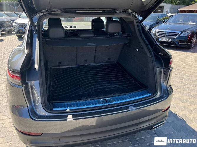 Porsche Cayenne 57 interauto-car