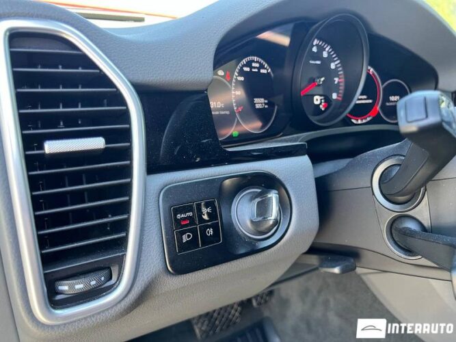 Porsche Cayenne 52 interauto-car