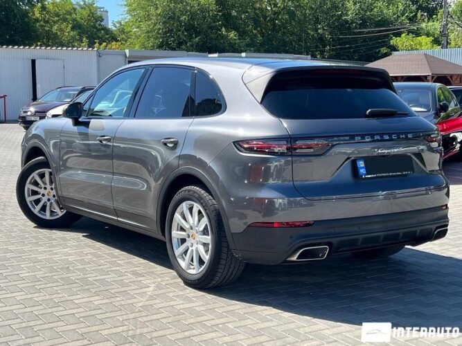 Porsche Cayenne 38 interauto-car