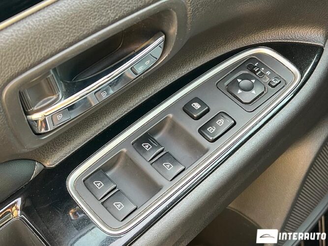 Mitsubishi Outlander 39 interauto-car