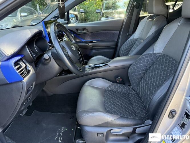 Toyota C-HR 37 interauto-car