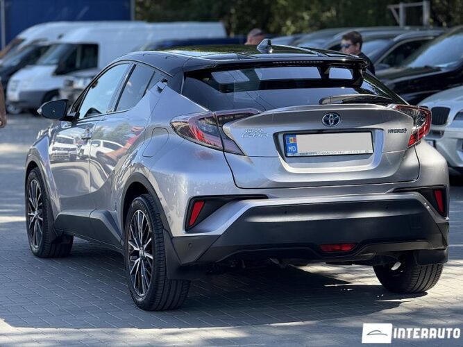Toyota C-HR 33 interauto-car