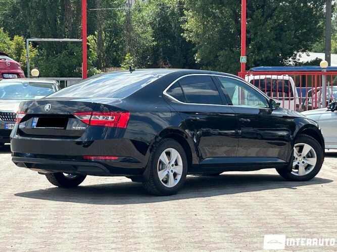 Skoda Superb 32 interauto-car