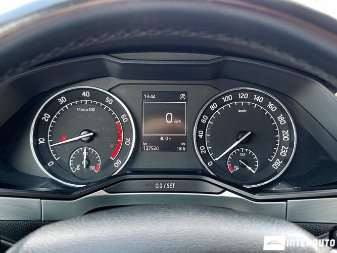 Skoda Superb 40 interauto-car