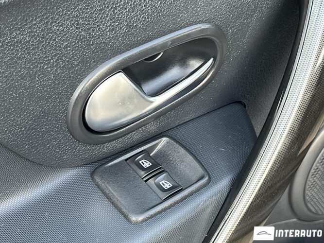 Dacia Sandero Stepway 47 interauto-car