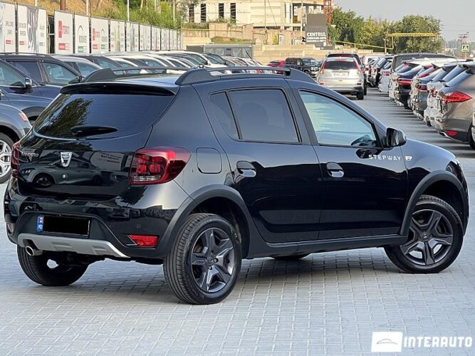 Dacia Sandero Stepway 33 interauto-car
