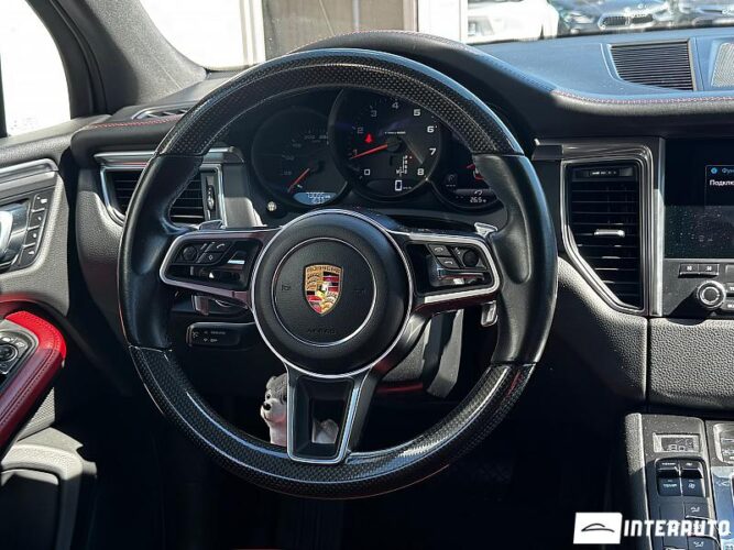 Porsche Macan 41 interauto-car
