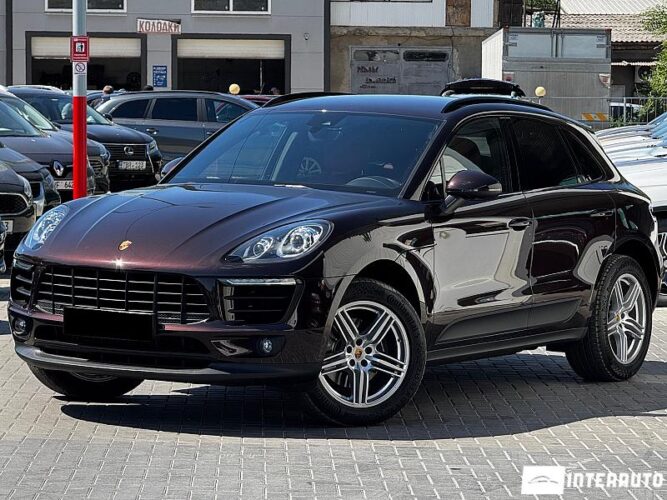 Porsche Macan 33 interauto-car