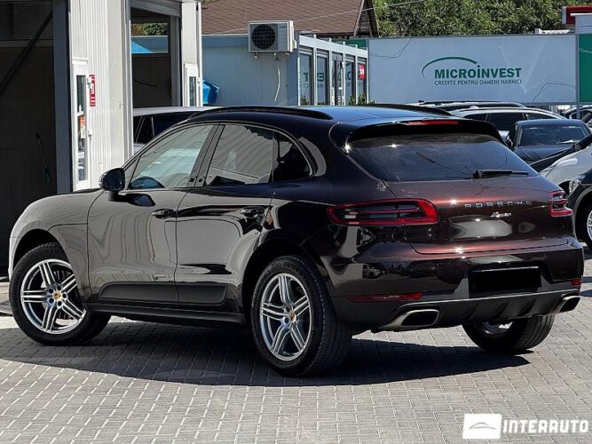 Porsche Macan 34 interauto-car