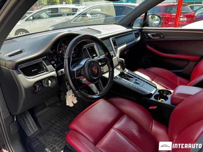 Porsche Macan 35 interauto-car