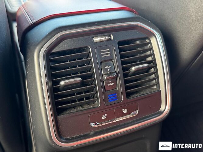 Porsche Macan 45 interauto-car