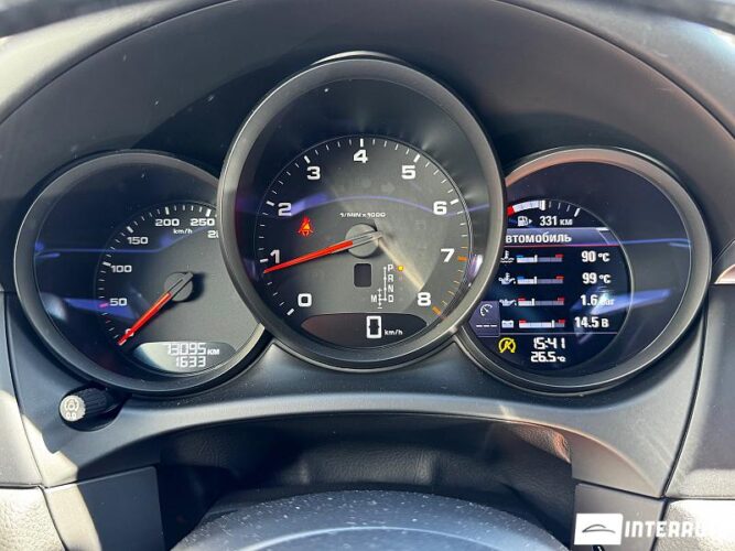 Porsche Macan 40 interauto-car