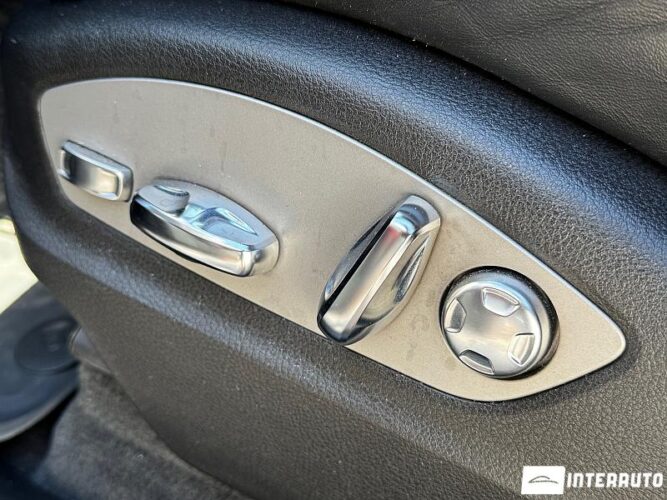 Porsche Macan 46 interauto-car