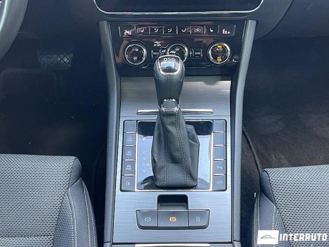 Skoda Superb 40 interauto-car
