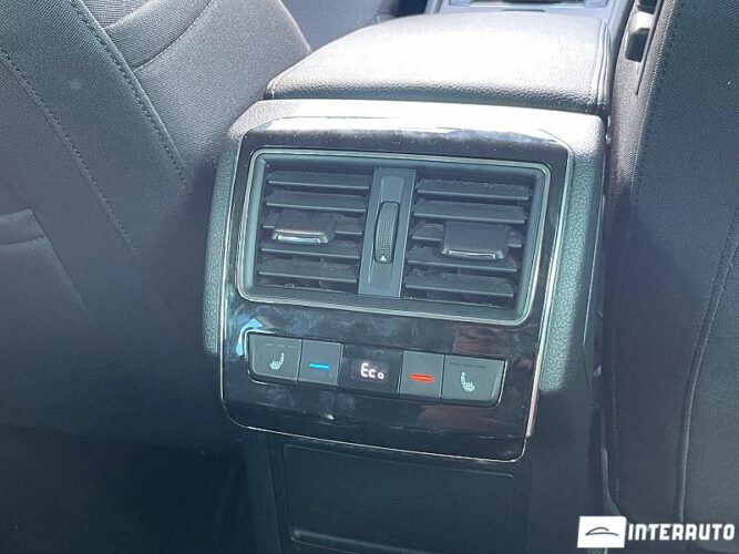 Skoda Superb 48 interauto-car