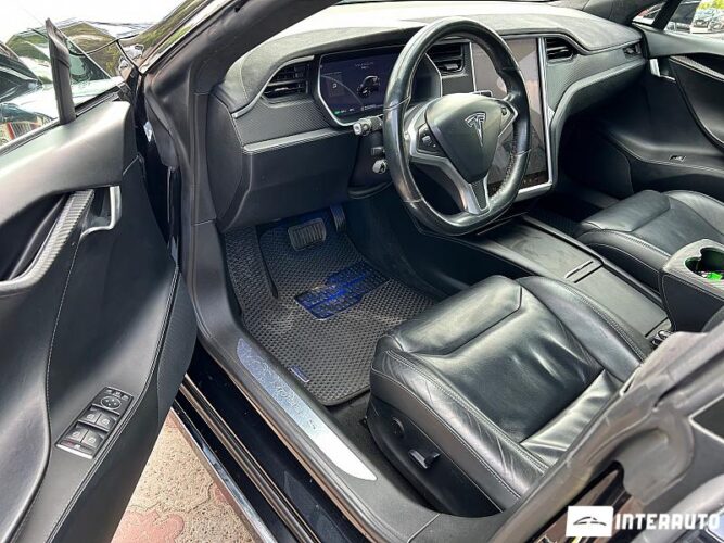 Tesla Model S 36 interauto-car