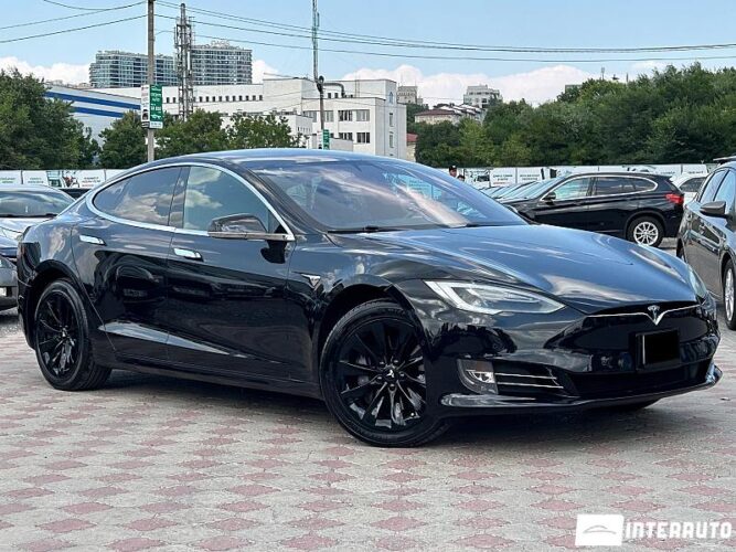 Tesla Model S 35 interauto-car