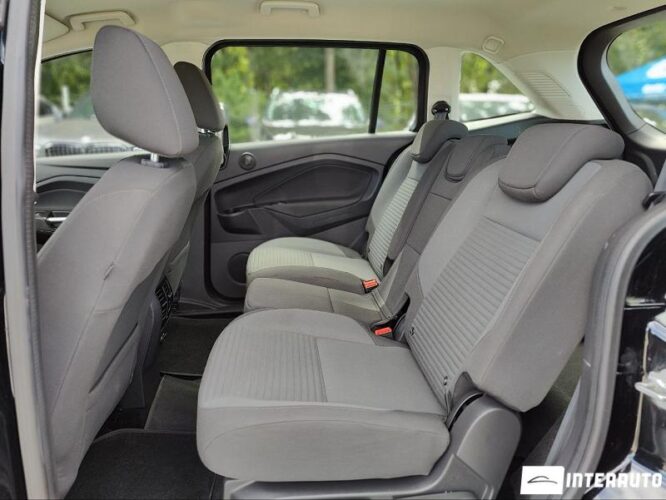 Ford Grand C-MAX 37 interauto-car