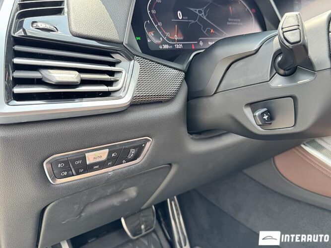 BMW X5 4.0i 58 interauto-car