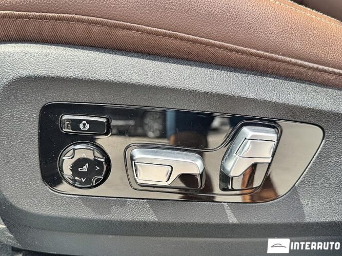 BMW X5 4.0i 59 interauto-car