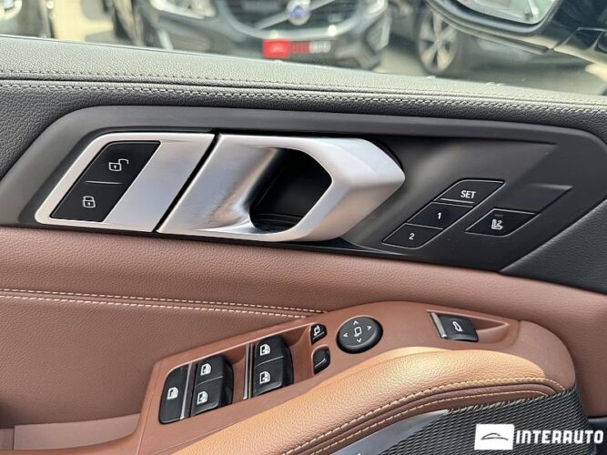 BMW X5 4.0i 56 interauto-car