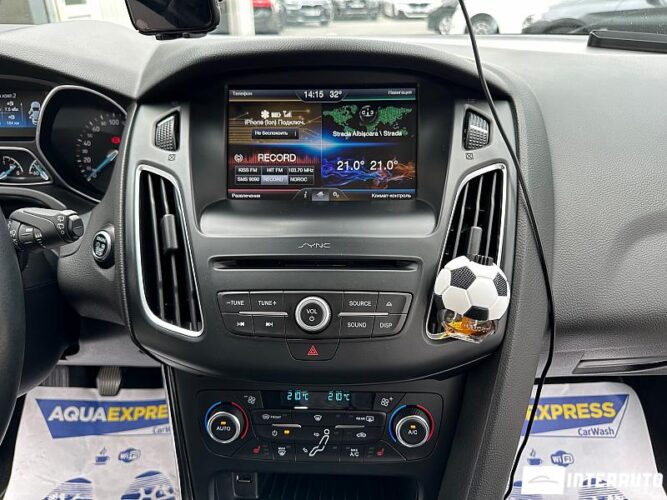 Ford Focus 40 interauto-car