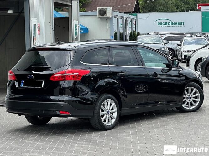 Ford Focus 32 interauto-car