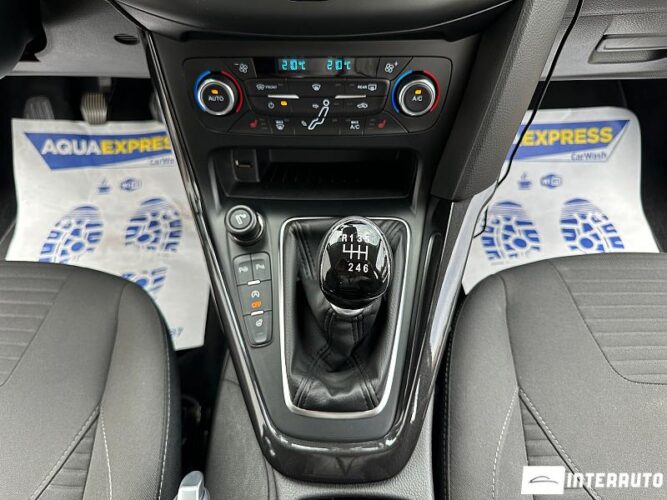 Ford Focus 41 interauto-car