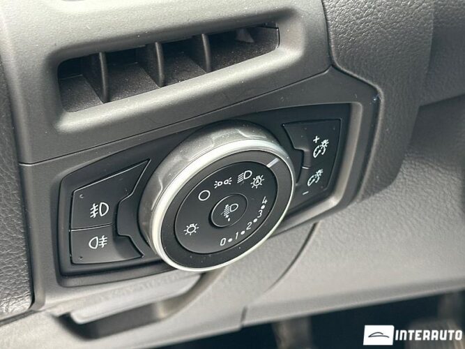 Ford Focus 42 interauto-car