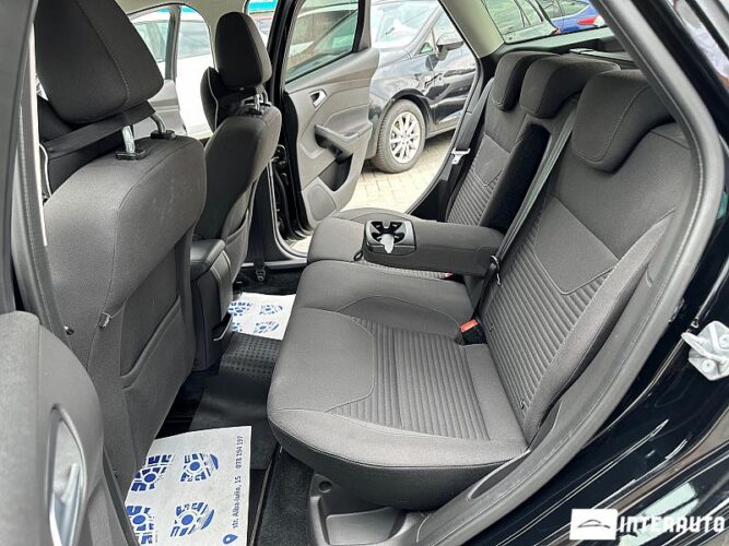 Ford Focus 44 interauto-car