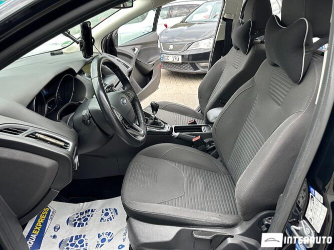 Ford Focus 34 interauto-car