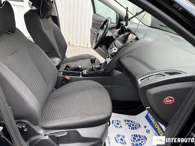 Ford Focus 35 interauto-car