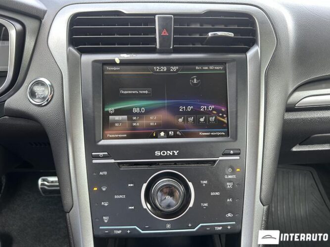 Ford Fusion 51 interauto-car