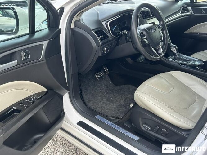 Ford Fusion 41 interauto-car