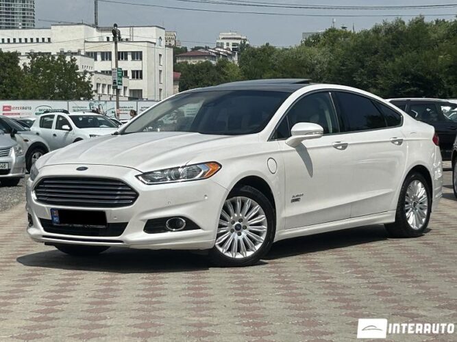 Ford Fusion 34 interauto-car