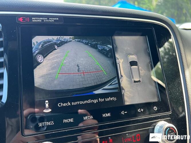 Mitsubishi Outlander 46 interauto-car