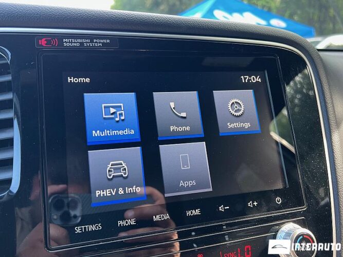 Mitsubishi Outlander 47 interauto-car