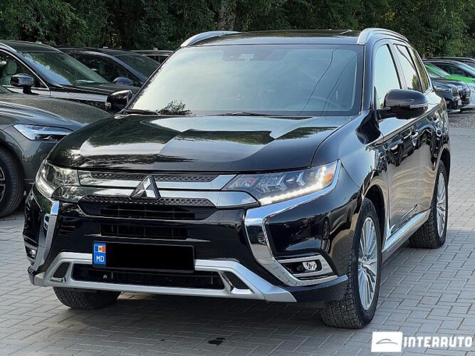 Mitsubishi Outlander 34 interauto-car