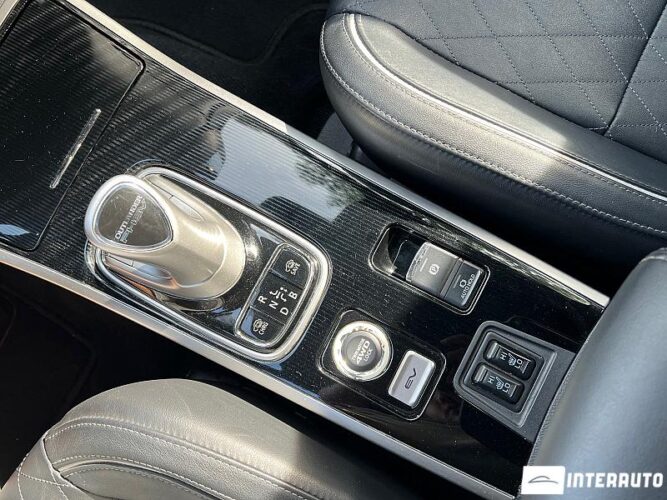 Mitsubishi Outlander 50 interauto-car